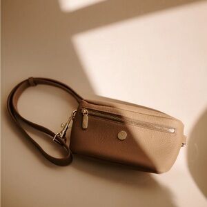 Leather belt bag
